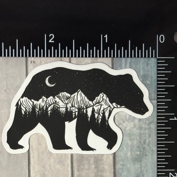 🌀10/$10🌀 Grizzly Bear Outdoor Landscape Reusable Waterproof Vinyl Sticker Deca - Picture 1 of 1